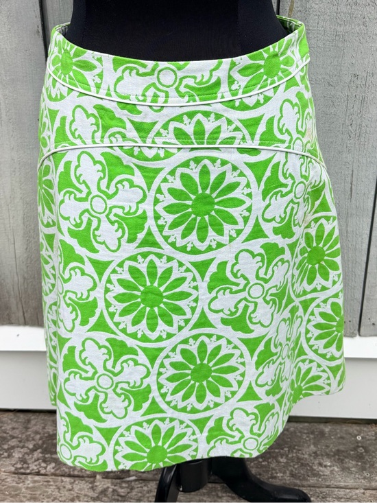 Lilly Pulitzer Dresses & Skirts - Lilly Pulitzer Green and White Floral Skirt